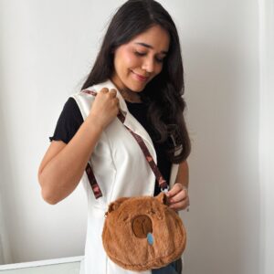Bolsa Pelúcia Capivara
