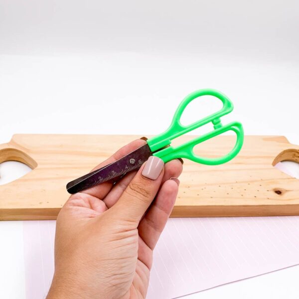 Tesoura Escolar Niquelada  13 cm KAZ - BLISTER c/ 12 UND