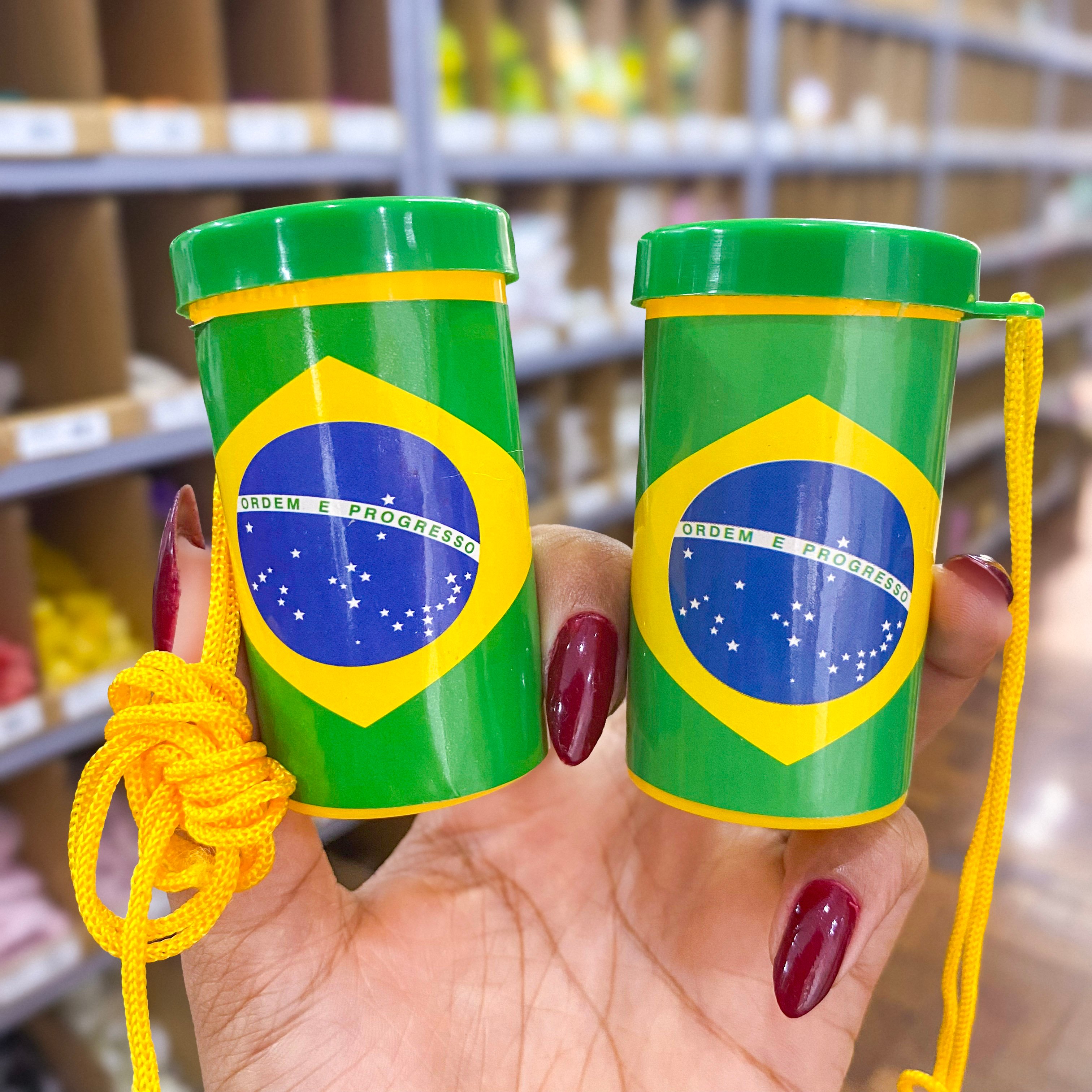 Corneta de Assoprar C/ Cordão Brasil Copa do Mundo - IMPORTADO-  UND