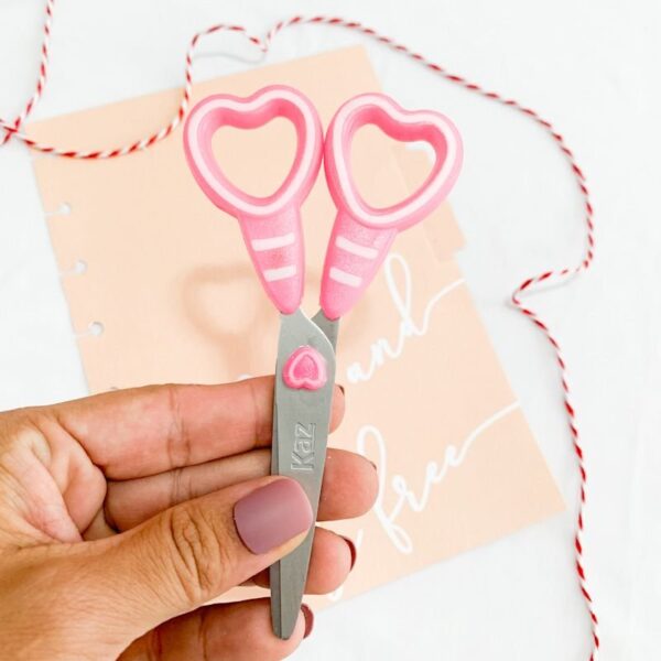 Tesoura Fofa 13 cm Coração KAZ - BLISTER