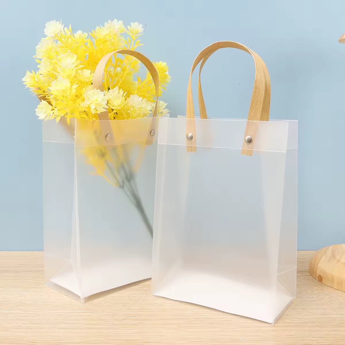 Embalagem Bolsa Transparente c/ Alça de Fibra 20x17x8,5cm - IMPORTADO - UND
