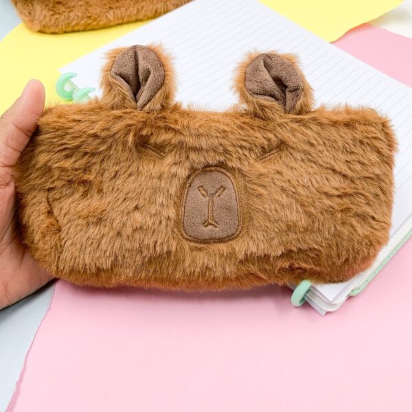 Estojo Pelúcia CAPIVARA 20 cm - UND