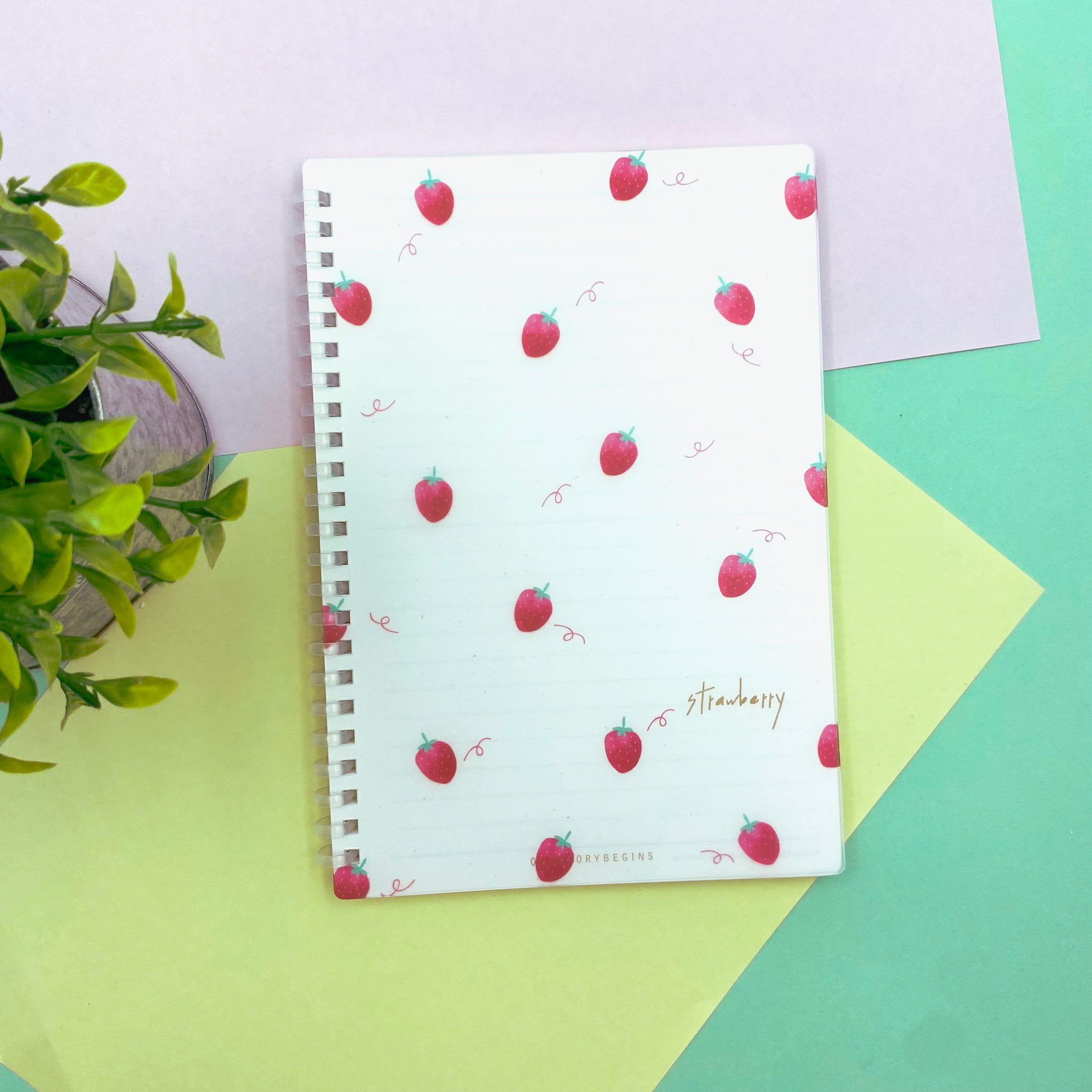 Caderno A5 Pautado Capa Plástica MORANGO 70 fls 14,5x21cm - IMPORTADO - UND