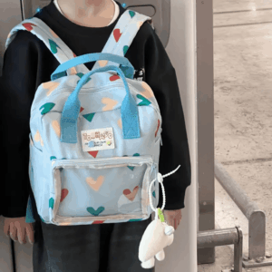 Mochila Quadrada Impermeável c/ Bolso Transparente Coraçãozinhos 26x24x12cm - IMPORTADO - UND