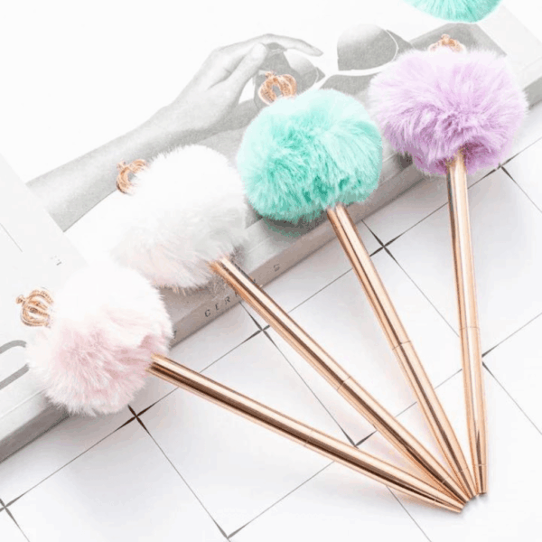 Caneta Metálica Luxo Pompom Coroa