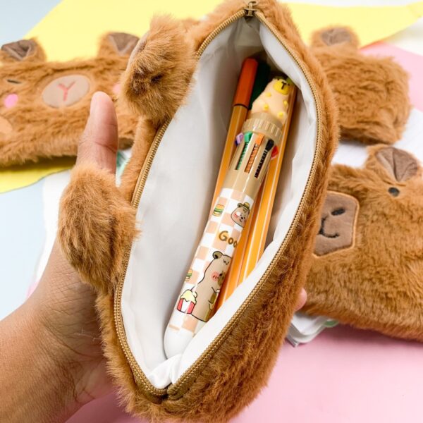 Estojo Pelúcia CAPIVARA 20 cm - UND