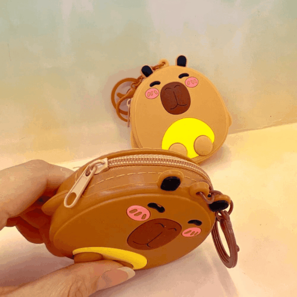 Chaveiro Bolsinha de Silicone Capivara
