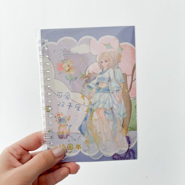 Caderninho de Adesivos Aramado c/ Chaveiro Anime Diy Sortido