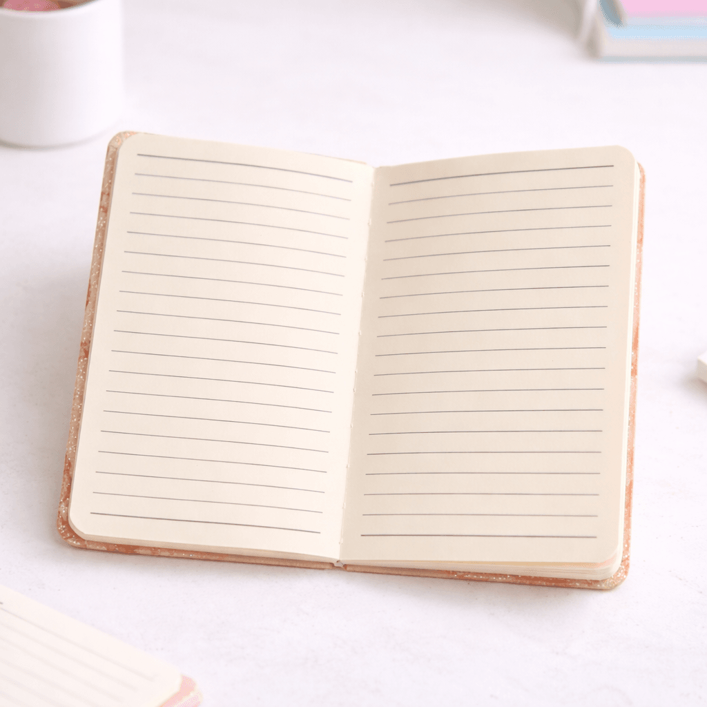 Caderno A6 c/ Fechamento Elástico Ursinhos Fofuras - IMPORTADO - UND