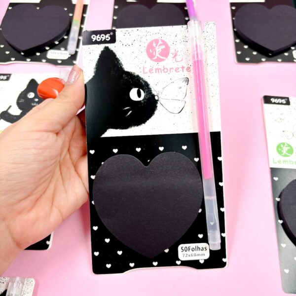 Bloco de Notas Adesivado Coração Preto c/ caneta Neon Gatinho