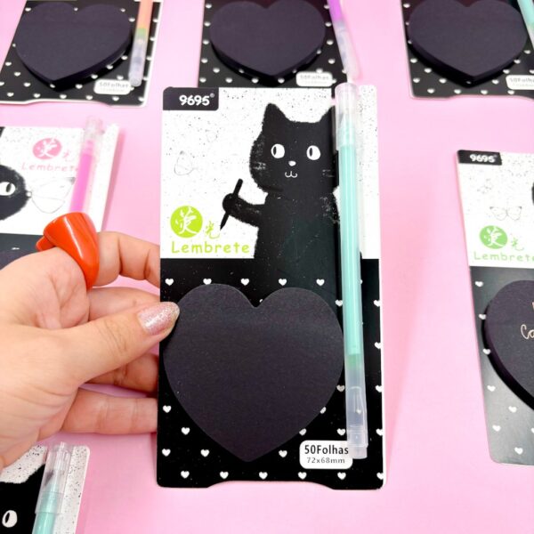 Bloco de Notas Adesivado Coração Preto c/ caneta Neon Gatinho