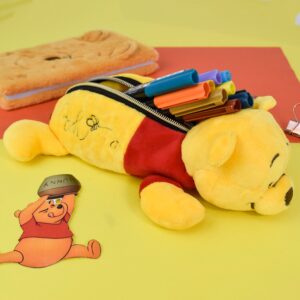 Estojo Pelúcia Fluffy Ursinho Pooh DAC